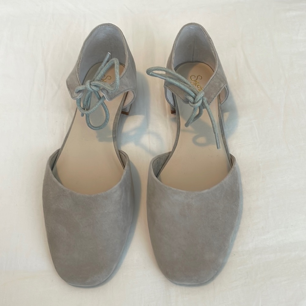 Unworn Seychelles suede flats